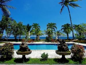 Melaya Beach Resort Queen Bed