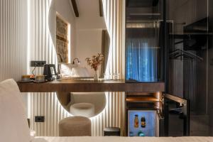 Una Rooms