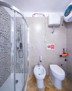 Stanza storica Gran stella leccese, A7passi da " camera con bagno e balconcino privato e con ingresso semi-indipendente - wi-fi "