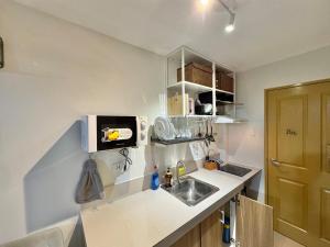 Marina Spatial Condo Unit 16 MountainView Studio