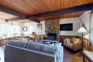 Cozy Condo on Chamonix Lane