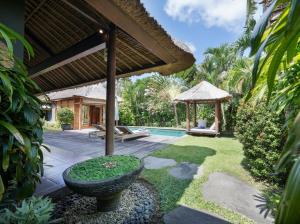 Balinese Villa Canggu - Pool Garden Oasis - 3BDR