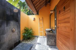 Balinese Villa Canggu - Pool Garden Oasis - 3BDR