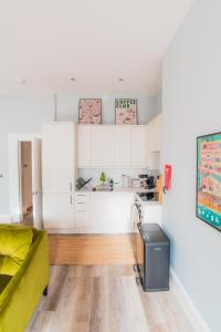 Iconic Bright Brighton 2 Bed Regency Flat - Sea View