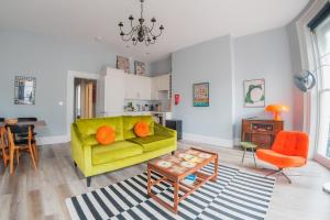 Iconic Bright Brighton 2 Bed Regency Flat - Sea View