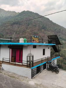 Krishna Hotel And Resturant Uniyana at Madyamaheshwar Route