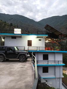 Krishna Hotel And Resturant Uniyana at Madyamaheshwar Route