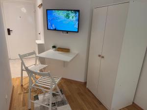 Perfect Location Studio in Debar Maalo with 2 Queen Beds