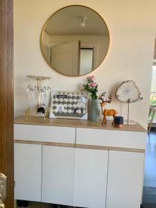 Bright Corner 1BR Suite with City Views at Twin Oaks Place