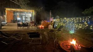 LEŚNY LUZ domek z jacuzzi w lesie nad jeziorem, duży taras, ognisko, gril, basen