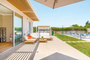 GOLDEN LUXE - San Bartolomeo Luxury Villa & Private Pool