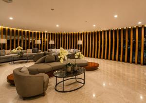 Cozy 1BR near MOA with Balcony Shore Residences