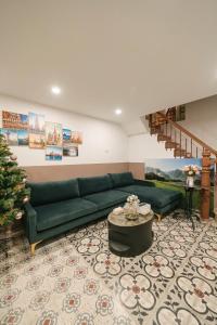 Morden Apt 6Br Old Quater