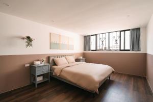Morden Apt 6Br Old Quater