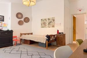 Villageoise Charming family home with a pool