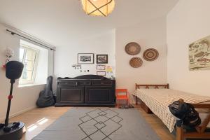 Villageoise Charming family home with a pool