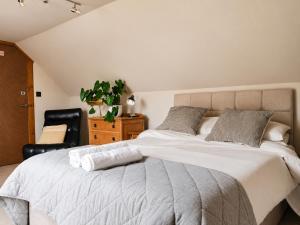 Nest Holiday Home Central Callander, Trossachs Self-catering