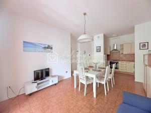 250 - Appartamento trilocale con portico e giardino, aria condizionata, a 150 mt dal centro di Numana - SPIAGGIA WHITE BEACH CLUB OMAGGIO dal lun al ven dal 24-08