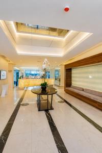GOLDEN BAY -Orbi City