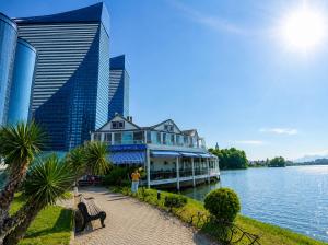 GOLDEN BAY -Orbi City