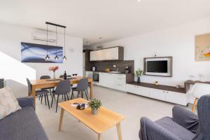Villa Jolara With Heated Pool - Deluxe Apartment 12