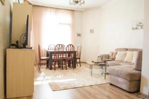 Family 4pax flat near National Palace of Culture