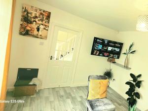 Stunning Lux 3 Bedroom home Priv Parking in Birmingham