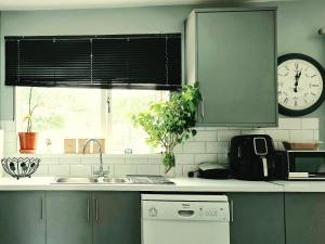 Stunning Lux 3 Bedroom home Priv Parking in Birmingham