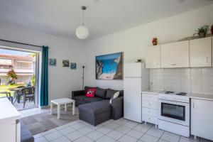 Akrotiri apartment