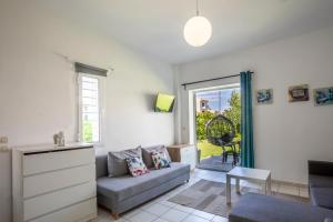 Akrotiri apartment