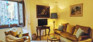Casa Becci Central Large & Sunlit Historical Flat