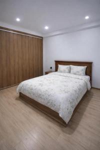 Moroccan Inspired 2BR Bright, Central & New