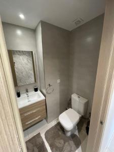Moroccan Inspired 2BR Bright, Central & New