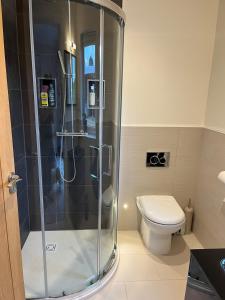 Modern spacious country self-contained suite