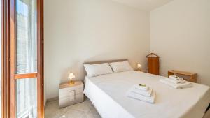 Nacci White Home by Rentbeat