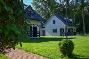 Przystań pod topolami Pleśna k Ustronia Morskiego