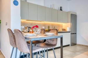 Floras House