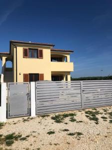 Comfortable vacation rental within walking distance of the sea