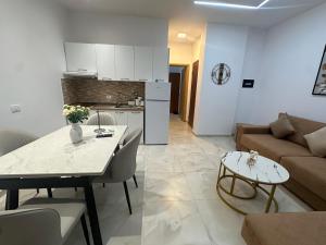 Top floor Apartment Iliria