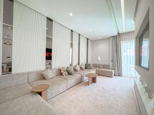 Villa Mirdif - ideal for Families & Women Groups