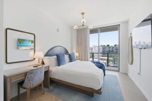 An elevated Wynwood retreat with rooftop pool