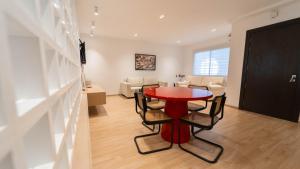 Lake City 1BR Design Apt · Berges du Lac
