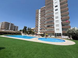 Bel appartement spacieux, PRAIA DA ROCHA, 200 m de la plage