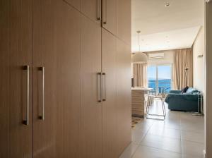 Sea Horizon 2BR Luxury Retreat with Balcony and Sea View
