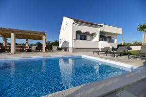 Villa Lucky