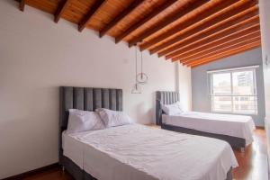 Duplex con AC en Laureles