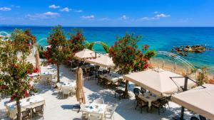 Luxurious and panoramic apartments at the beach in La Mer complex