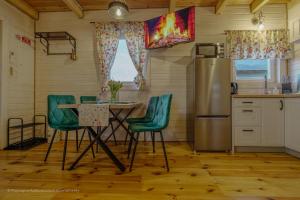 Przycup w Karkonoszach Apartamenty - Domki Karkonoskie Wojcieszyce - przytulne domki z ogrodem, balią oraz sauną