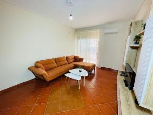 Suny Apartament near city center
