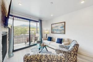Modern Mountain Nest